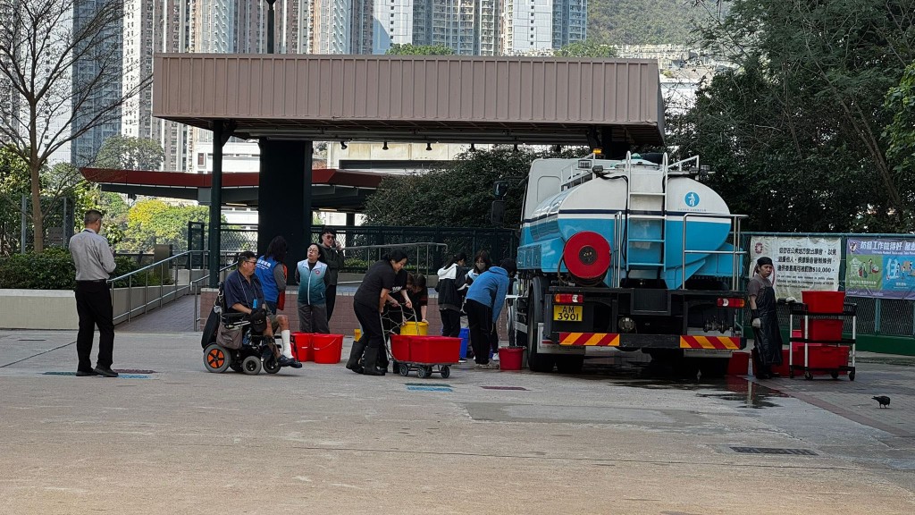 水務署安排水車到場。FB:林浩瑋 ROY 水務署安排水車到場。FB:林浩瑋 ROY