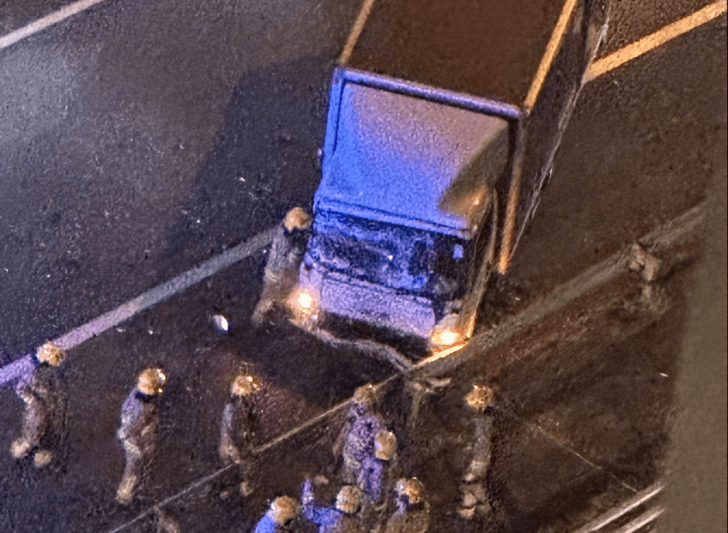 貨車車頭損毀。FB@DKLeung