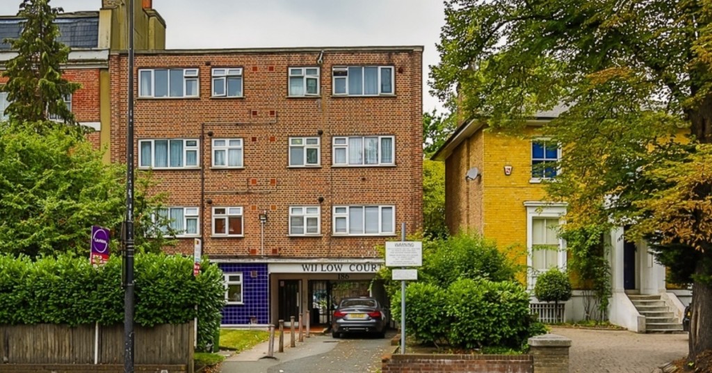 無論外觀還是內籠，都難以分辨是否Council house。