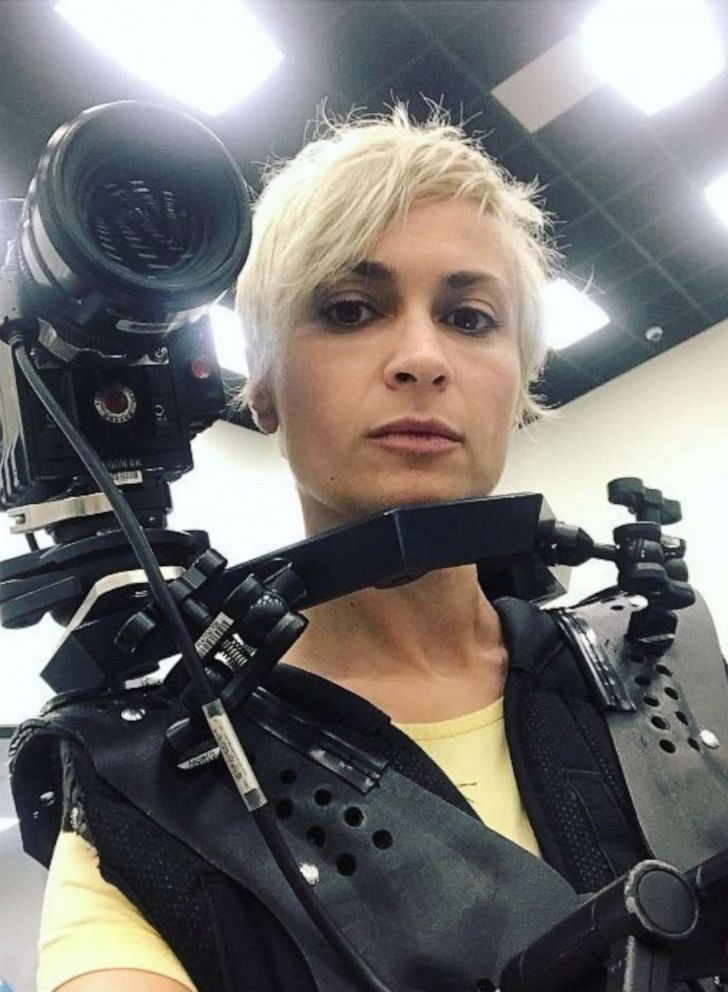 42歲的攝影導演Halyna Hutchins在意外中中槍身亡。