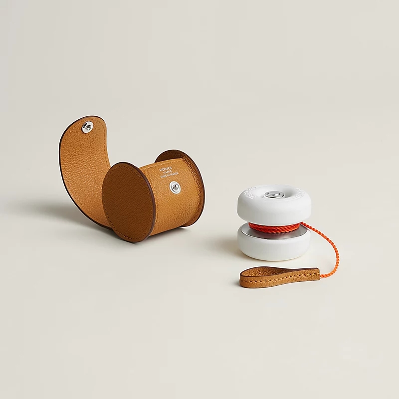 愛馬仕天價搖搖，配有Mysore山羊皮收納盒。