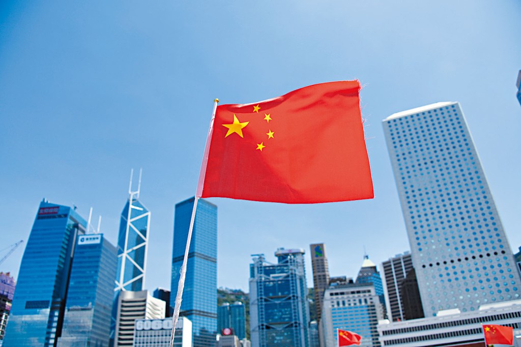 侍應因侮辱國旗及國歌罪判入教導所。