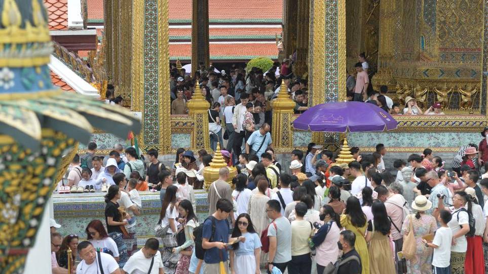 國慶長假華客赴泰旅遊,駐泰使館籲遠離黃賭毒。 新華社