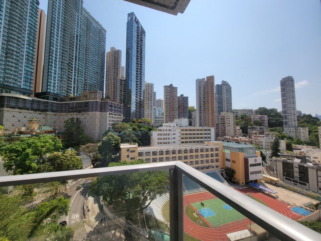 景觀方面,可飽覽大坑一帶開揚樓景。 景觀方面,可飽覽大坑一帶開揚樓景。