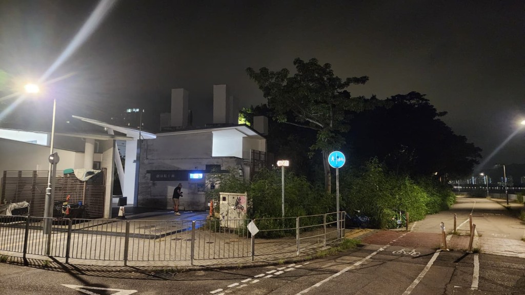 一名50餘歲男子途經科進路與創新路交界一個公廁對開時，懷疑遭3名男子襲擊，並被搶去隨身袋。黎志偉攝