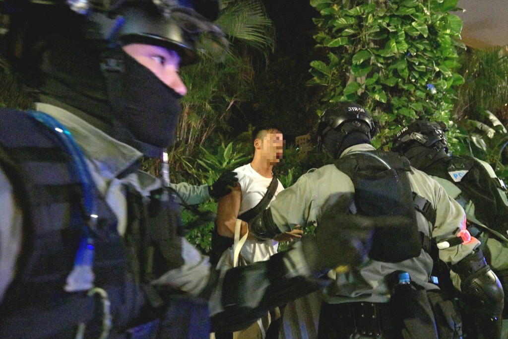 警方拘捕男子