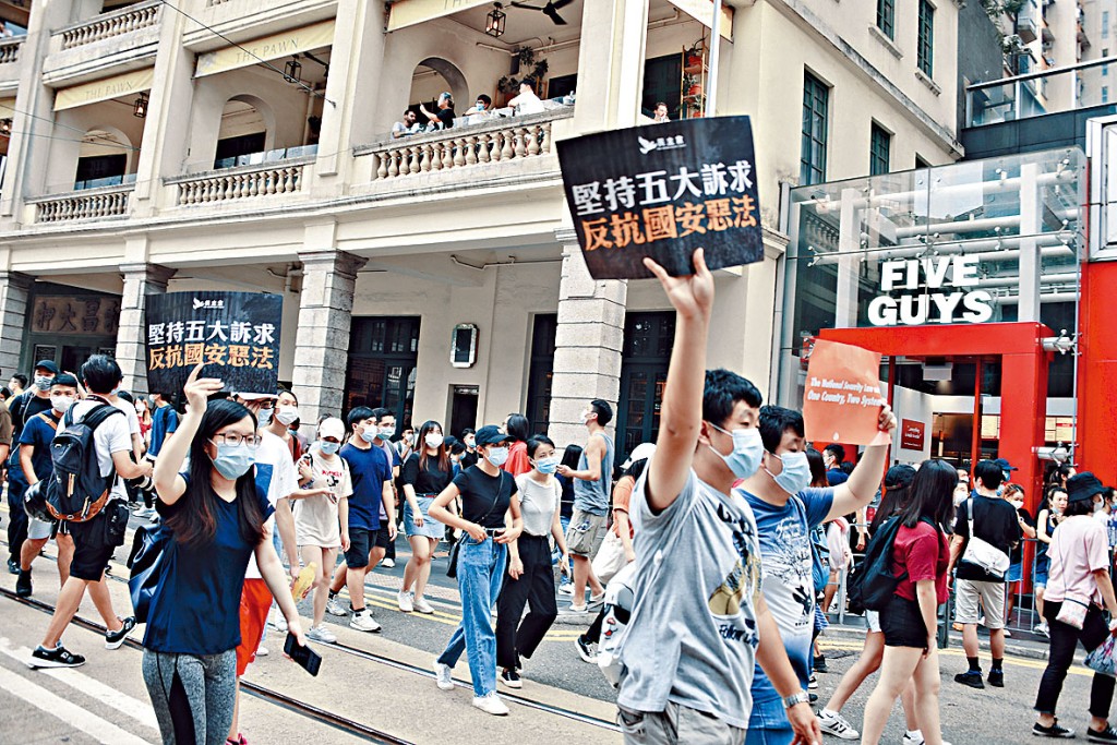 ■陳茂波指《香港國安法》立法後暫仍出現一些爭議風波，令本港未來經濟存在不確定性。