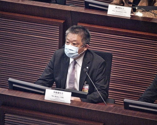 平機會主席朱敏健出席立法會會議。
