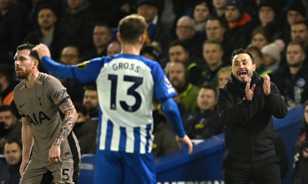 据报曾执教白礼顿的迪沙比，渴望回归英超。路透社