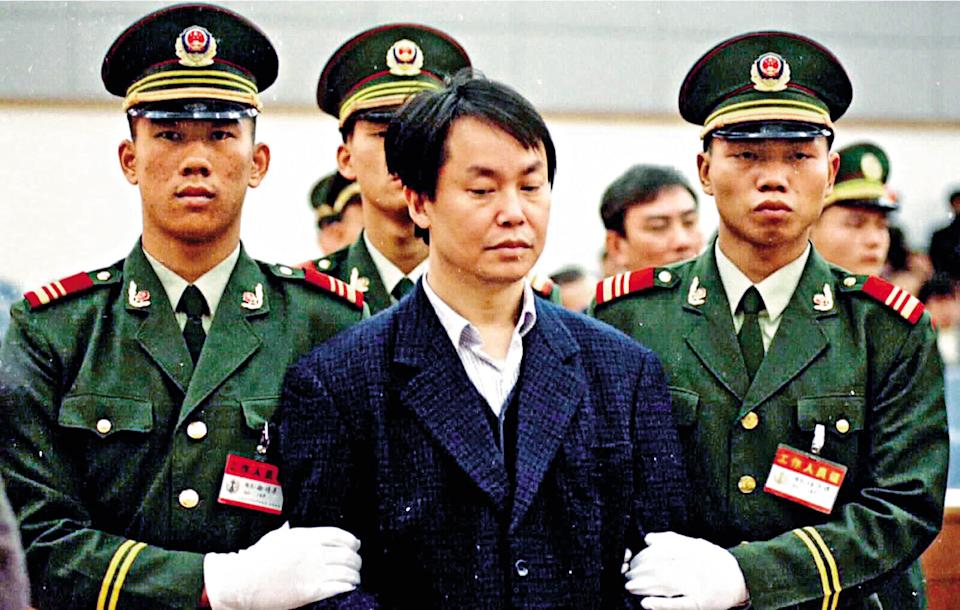 香港贼王张子强是周向阳偶像。