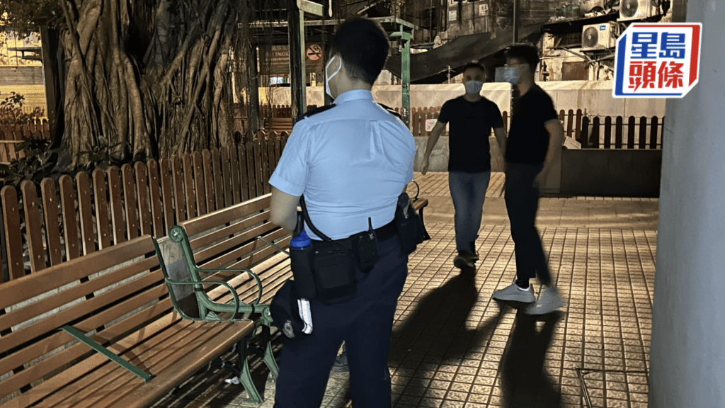 警員在上海街公園內調查。