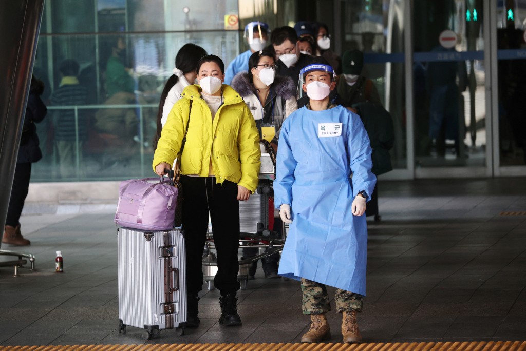 南韓擬若檢出確診可居家隔離原有的旅客隔離設施停止運作。路透社