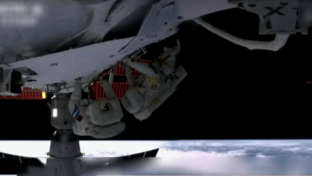 神舟十五號太空人進行第二次出艙活動。