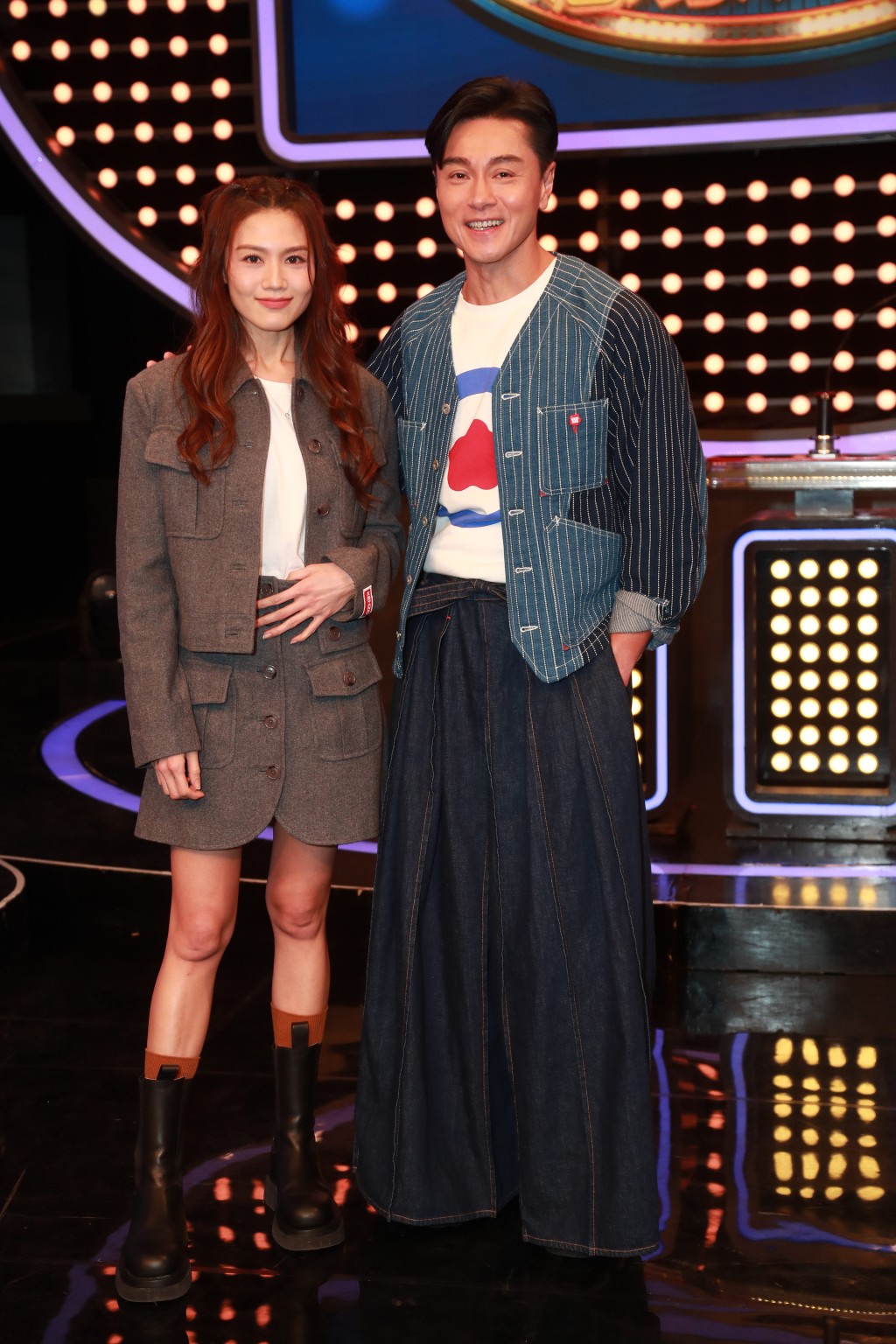 周秀娜、黄浩然昨晚（21日）为TVB节目《思家大战》录影。