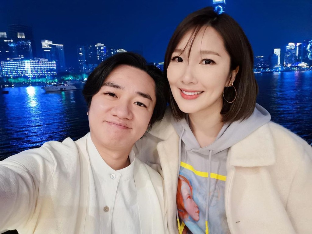 二人共度美好的纪念日。