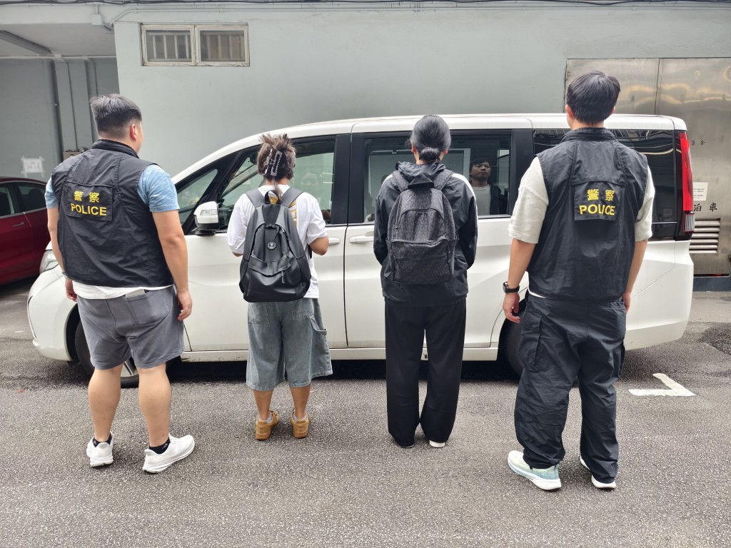 行動中10名非本地女子被捕。 行動中10名非本地女子被捕。