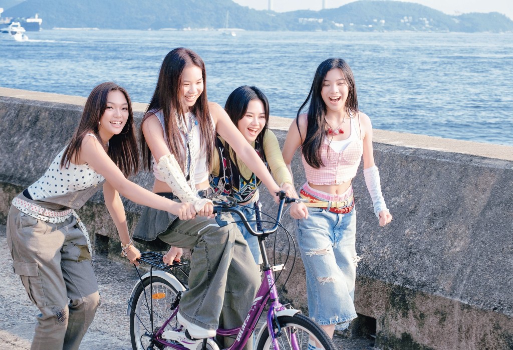 MV記錄四女閨密日常。