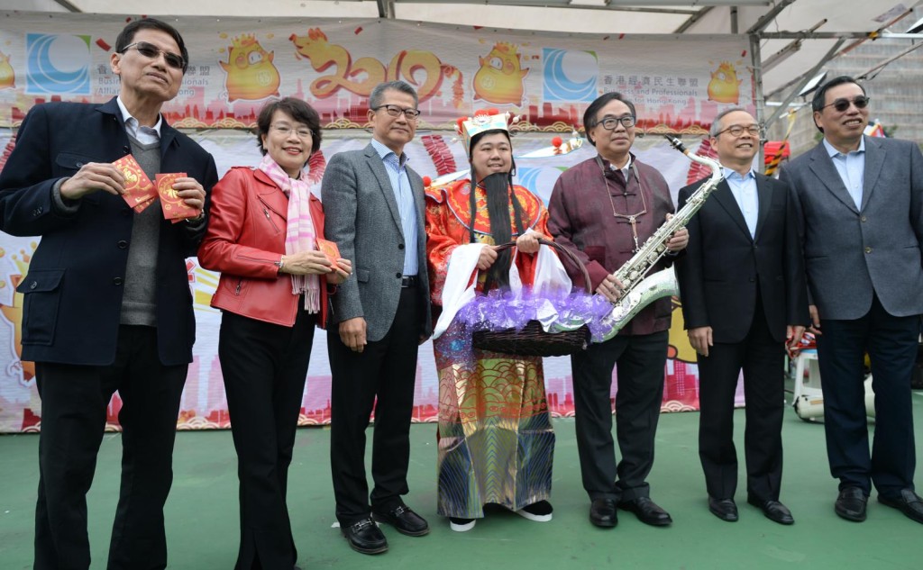 經民聯的攤位開幕。