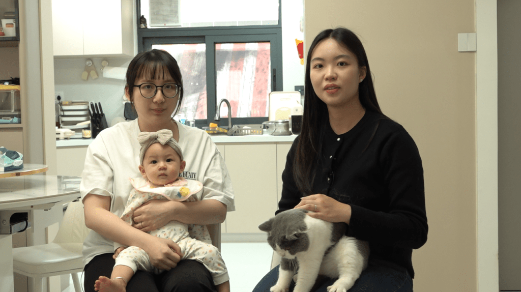 新手媽媽Alfee騰出家中空置房間,優先考慮予受五級火影響的育嬰媽媽及寵物主人提供協助。 新手媽媽Alfee騰出家中空置房間,優先考慮予受五級火影響的育嬰媽媽及寵物主人提供協助。