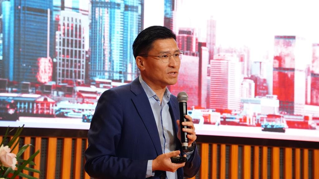 邱達根在會上以「香港創新科技發展藍圖」為題發表演講。（邱達根FB圖片）