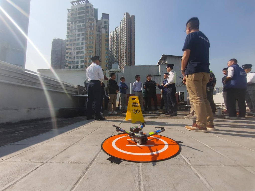 警察無人機隊配合行動高空巡邏，提升整體監察能力。