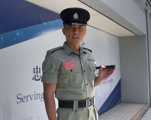 楊明曾協助警方拍攝一系列警員招募與防罪案資訊的短片。網圖