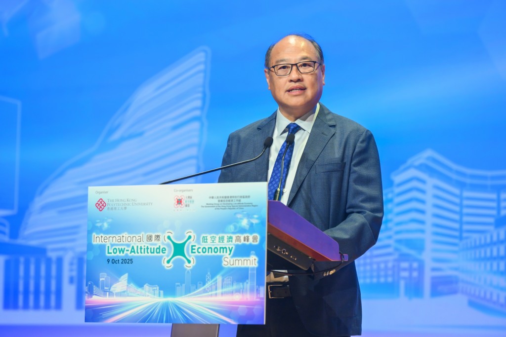 理大校董會主席林大輝指出，低空經濟是國家重點推動的戰略性新興產業，理大已在基建、區域協作、公務員培訓等方面提出建議，並憑跨學科研究與高等教育的優勢，協助香港與大灣區搶佔先機。