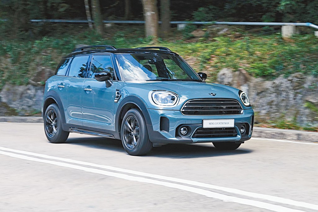 Countryman Cooper版增設主控電子懸掛，操控多了一份安穩舒適感，車價$379,800起，相比入門版貴兩萬元。