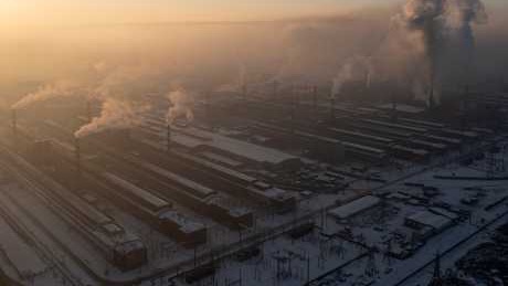 位于俄罗斯西伯利亚城市克拉斯诺亚尔斯克（Krasnoyarsk）的俄铝（RUSAL）冶炼厂。 路透社 