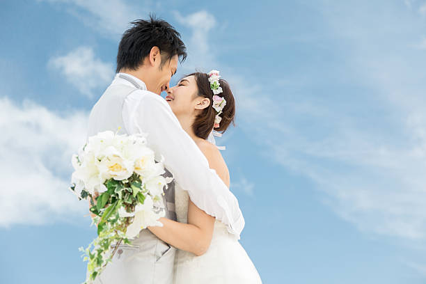 《何知歌》有句口訣「何知妻子值千金,但看眼下淚堂深」,一個人能否嫁入豪門,或者娶到一個身家豐厚的老婆,在面相上早就刻畫得清清楚楚。 《何知歌》有句口訣「何知妻子值千金,但看眼下淚堂深」,一個人能否嫁入豪門,或者娶到一個身家豐厚的老婆,在面相上早就刻畫得清清楚楚。