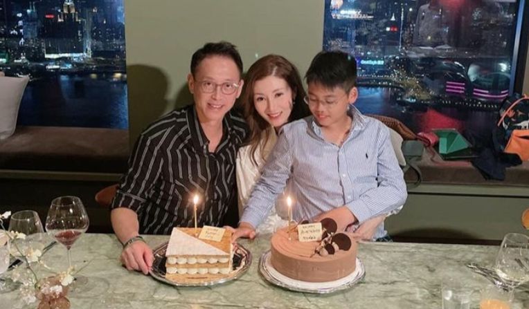 近年李嘉欣照顧家庭為主，不過有時間也會出席活動。