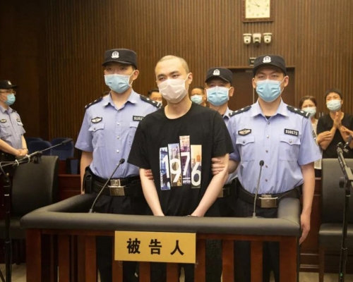 上海殺妻焚屍案兇手被判死刑。