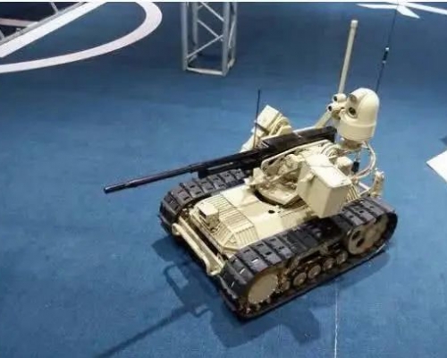 「銳爪1」型戰鬥偵察型小型無人戰車。 網圖