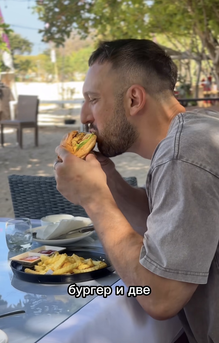 Dmitry Nuyanzin疯狂饮食：晚餐不止汉堡薯条。 IG@dmirtyfit
