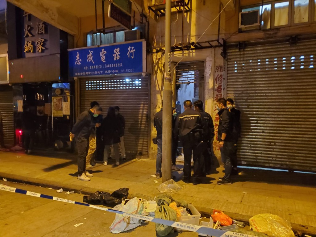 警方搗破越南幫武器庫。
