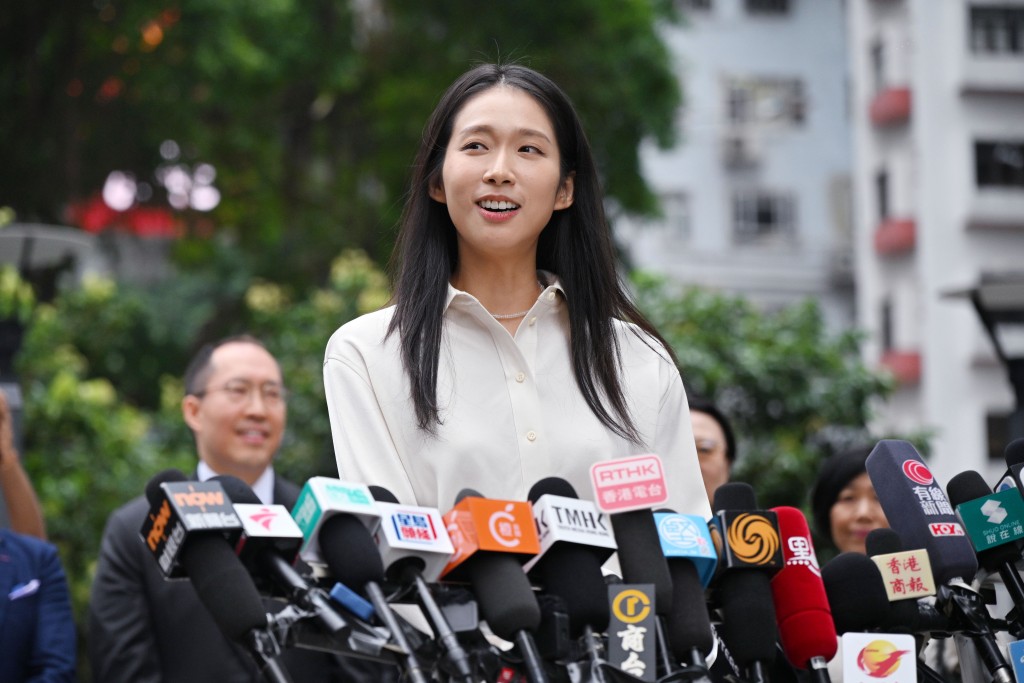 江旻憓報名參加旅遊界。