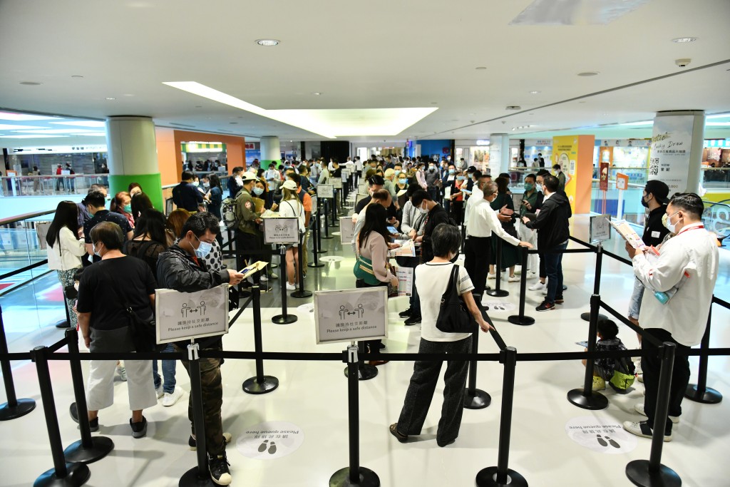 新世界集团柏傲庄三次推出，三次火速沽清。资料图片