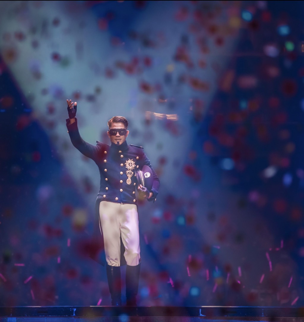 城城在上海舉行巡唱，全場爆滿。