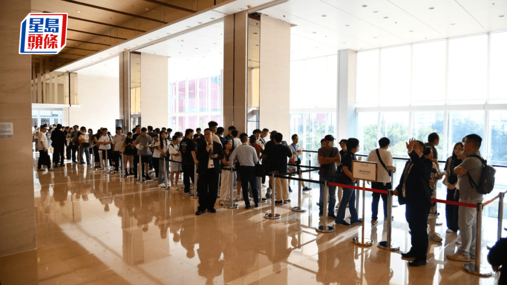 十一黃金周睇樓熱潮｜擎海I示範單位現人龍 擠擁盛況直擊