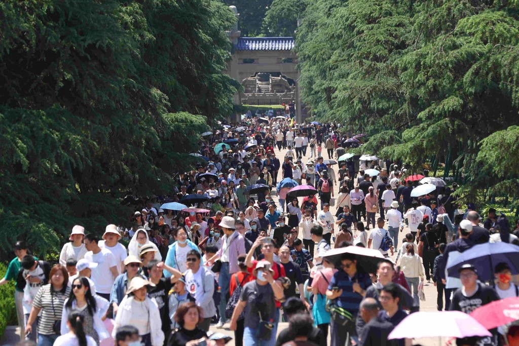 五一黃周時，南京中山陵遊客眾多。
