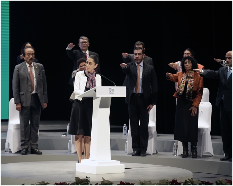 欣鲍姆发表就职演说。AP 