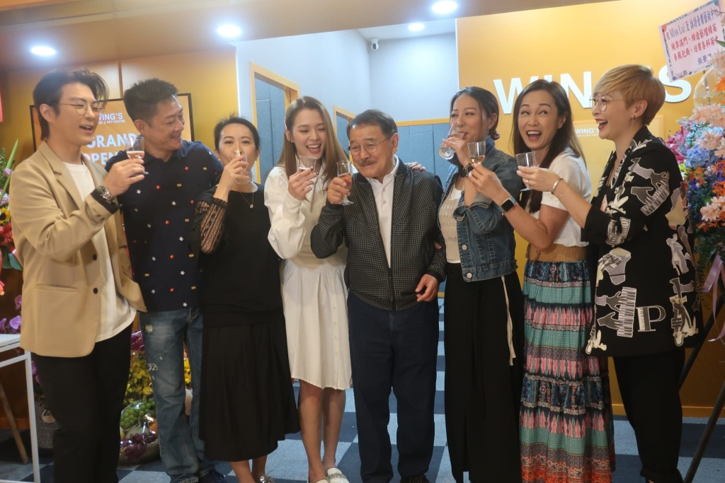 張景淳昨日中午與《愛．回家》演員賀呂慧儀教育中心開幕。