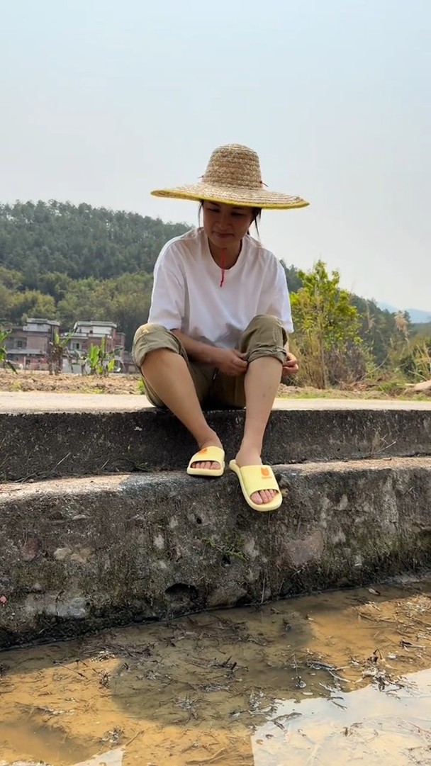 麥家琪曾樸實打扮現身農地。