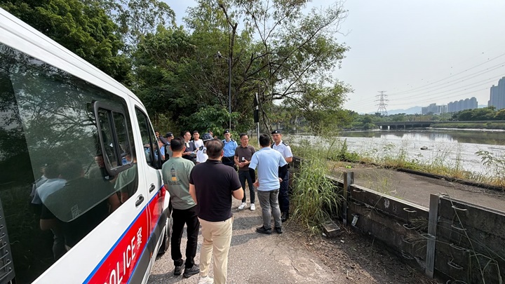 警方與漁護署聯合行動。梁國峰攝 警方與漁護署聯合行動。梁國峰攝
