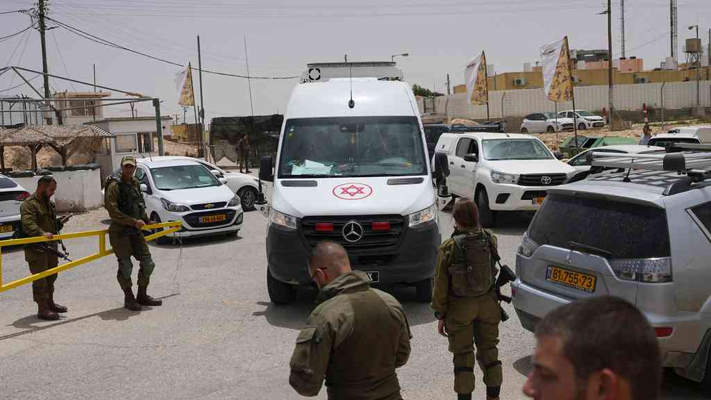 以色列埃及边境爆枪击，造成4人死亡。美联社