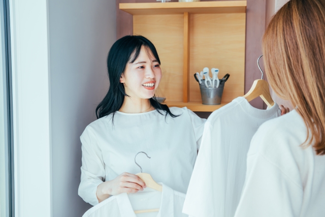 2026馬年開工吉時｜第一位：2月26日（農曆年初十）。在這天穿白色衣物及配搭少量金銀色配搭，則有助可以提升官運。（圖片來源：PhotoAC）