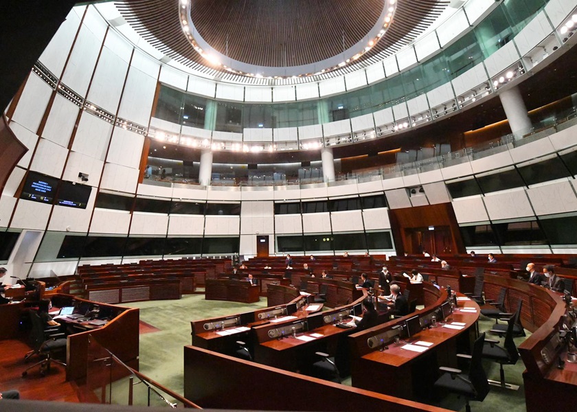 立法会议要求区议员等公职人员宣誓的草案。