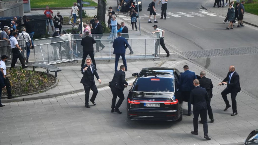斯洛伐克總理菲佐遇襲中槍。路透社