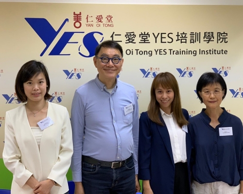 左起:張詩琪、曾家達、黃愛稀及區結蓮。