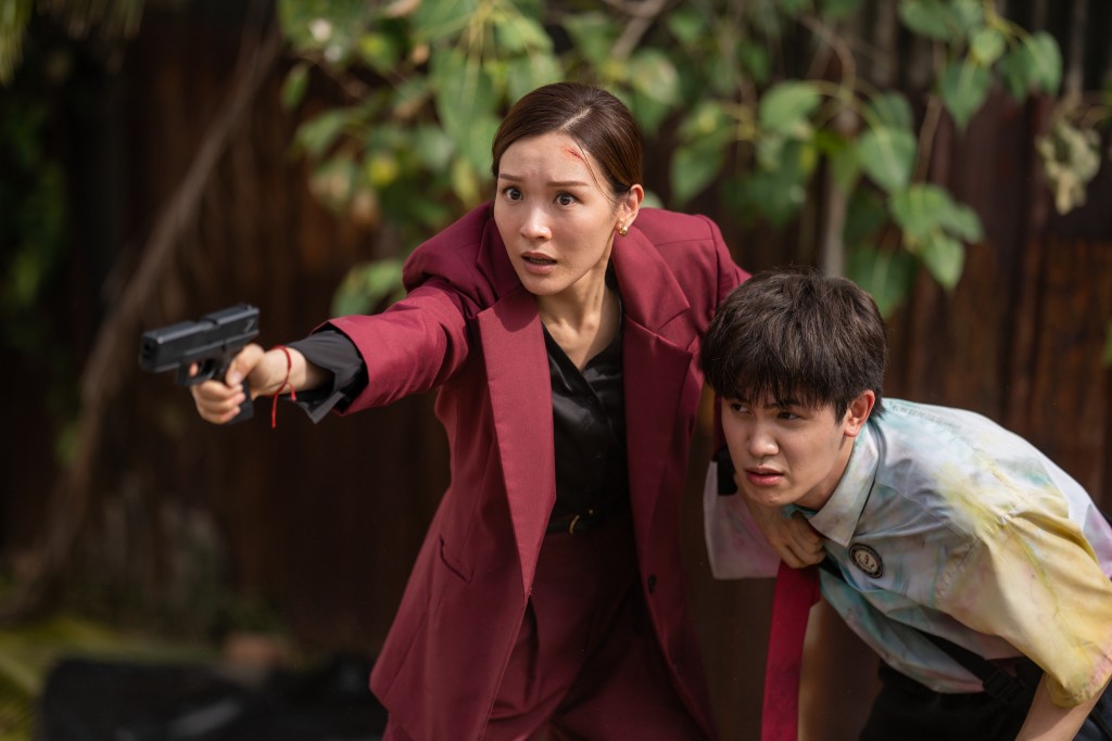 李佳芯饰演社团大嫂，江湖味浓。